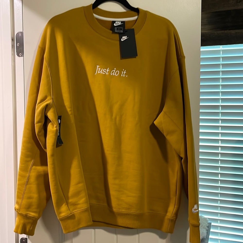 New Nike Sweater “Just Do It.”